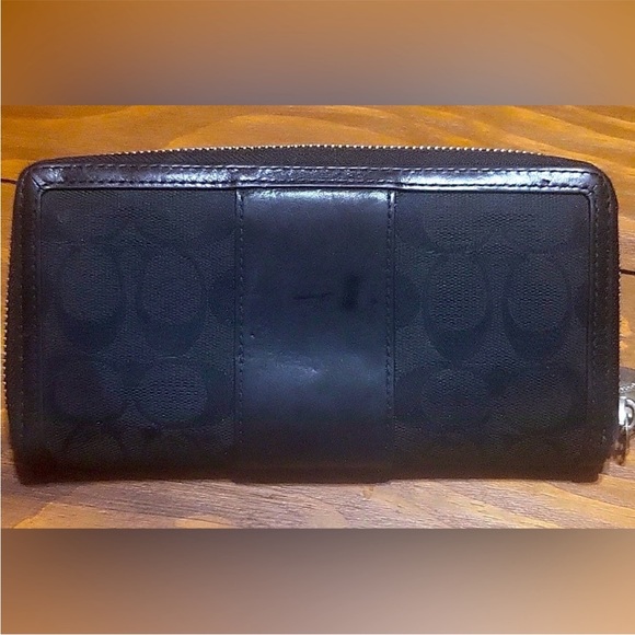 Coach Legacy Slim Monogram Wallet - Picture 4 of 4